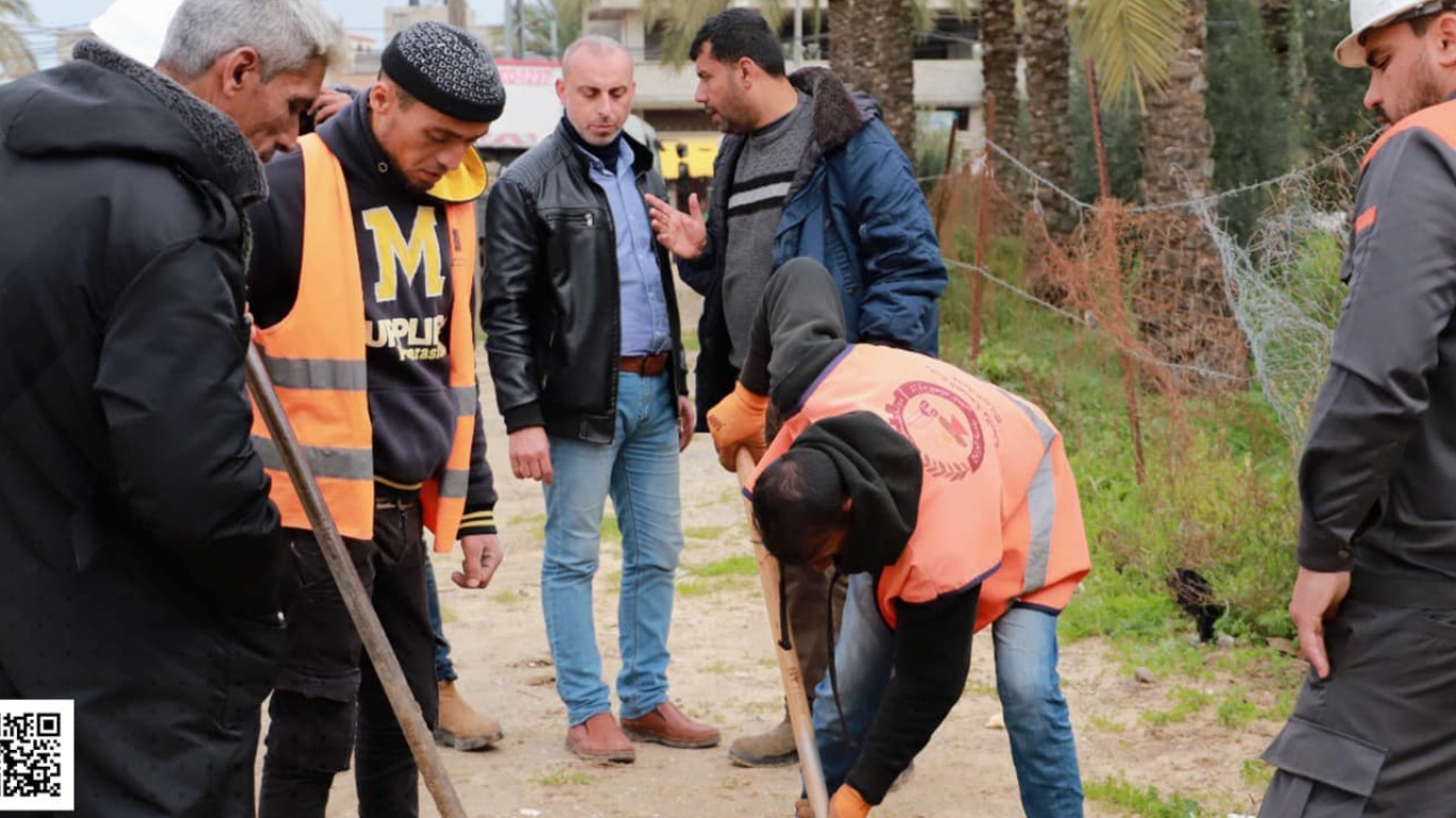 أعمال نقل أعمدة الكهرباء في شارع السلطان