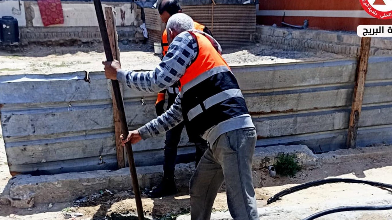 جانب من متابعة أعمال لجنة طوارئ بلدية البريج