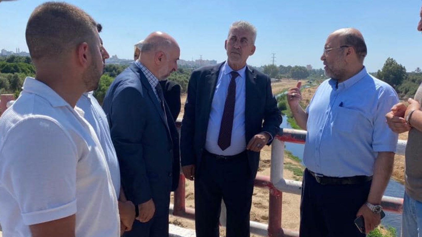 تطورات مشروع تطوير وادي غزة، في مرحلتي التنظيف والتشجير.